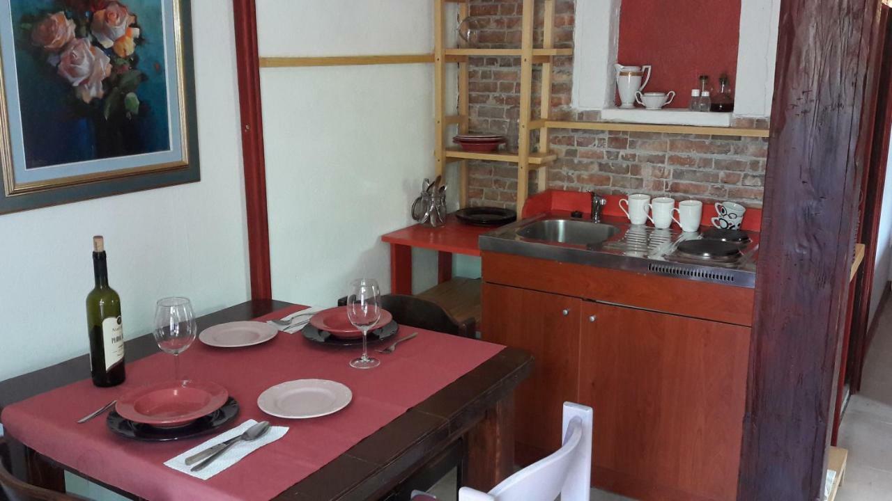 Apartments Picasso Komiža Екстериор снимка