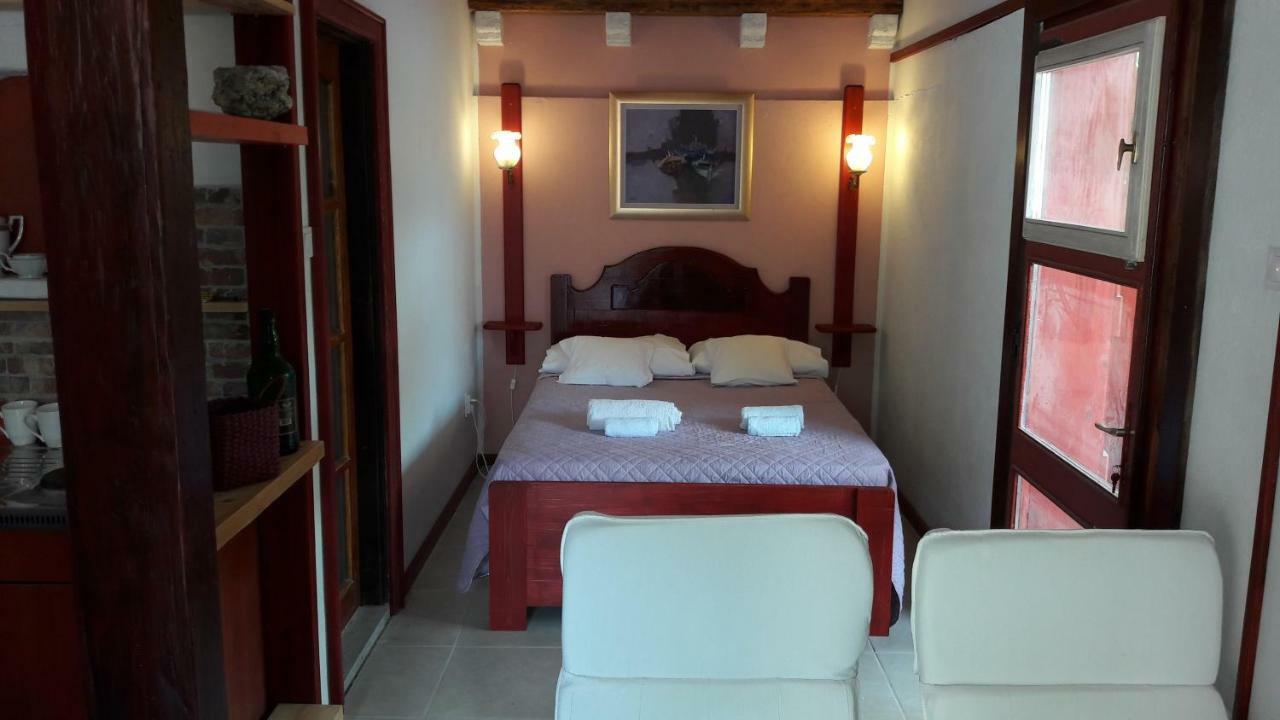 Apartments Picasso Komiža Екстериор снимка
